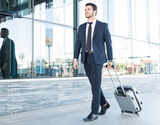 how-can-business-travelers-balance-work-and-wellness