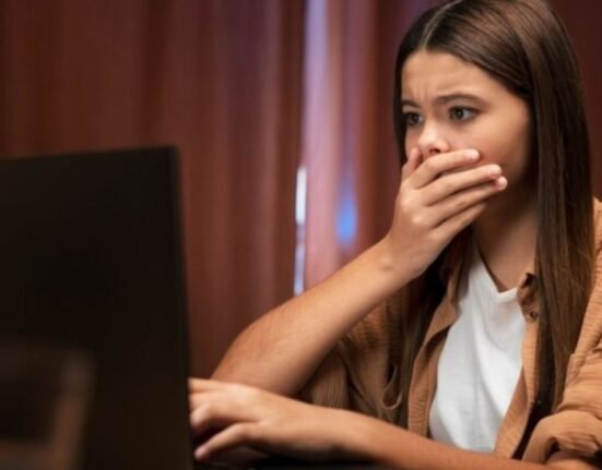 how-can-parents-address-the-mental-health-effects-of-cyberbullying