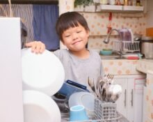 why-giving-kids-chores-could-be-the-best-parenting-move-you-make-according-to-psychology