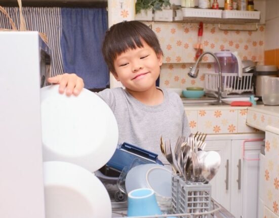 why-giving-kids-chores-could-be-the-best-parenting-move-you-make-according-to-psychology