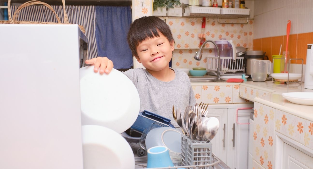 why-giving-kids-chores-could-be-the-best-parenting-move-you-make-according-to-psychology