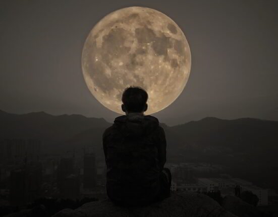 is-there-a-connection-between-the-moon-and-our-behavior