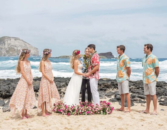 what-dress-should-i-wear-to-a-hawaiian-wedding